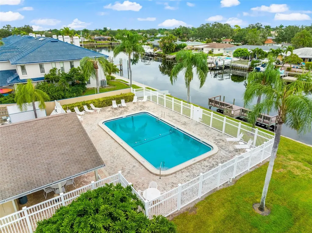 6525 Cape Sable Way NE St Petersburg FL 33702
