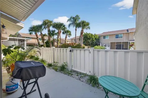 6525 Cape Sable Way NE St Petersburg FL 33702
