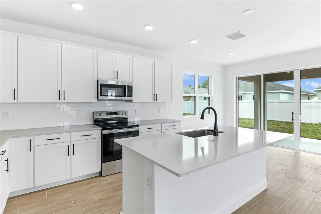 178 Blue Star Court Tavares FL 32778