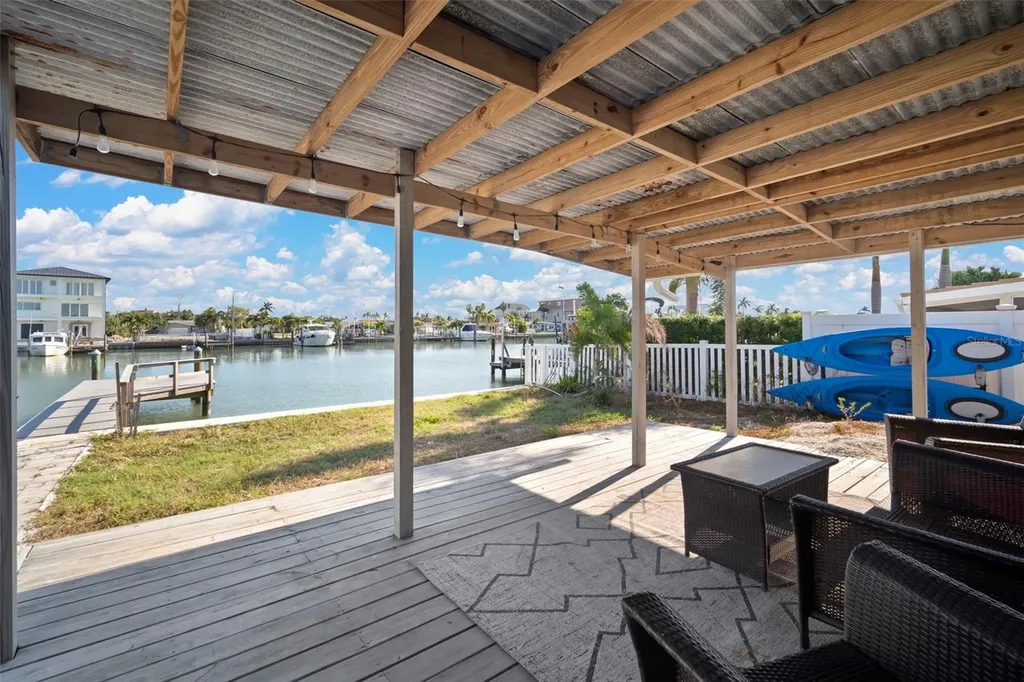 11405 6th Street E Treasure Island FL 33706