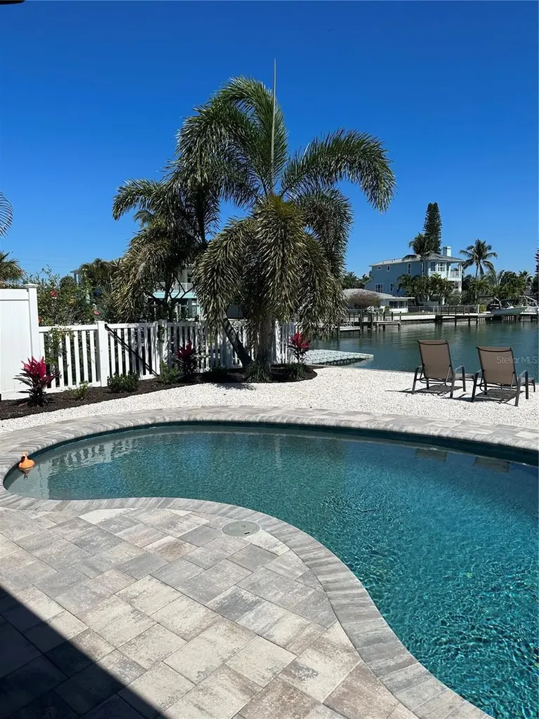 11405 6th Street E Treasure Island FL 33706