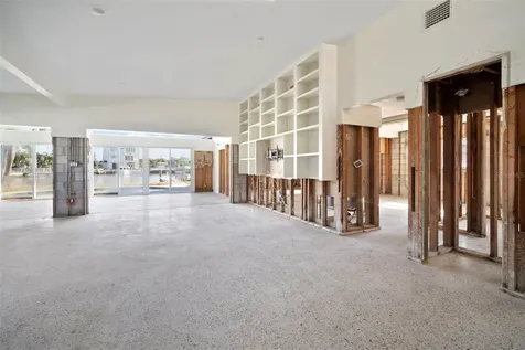 11405 6th Street E Treasure Island FL 33706