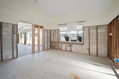 11405 6th Street E Treasure Island FL 33706