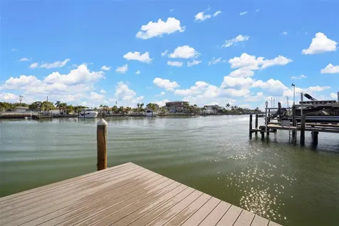 11405 6th Street E Treasure Island FL 33706