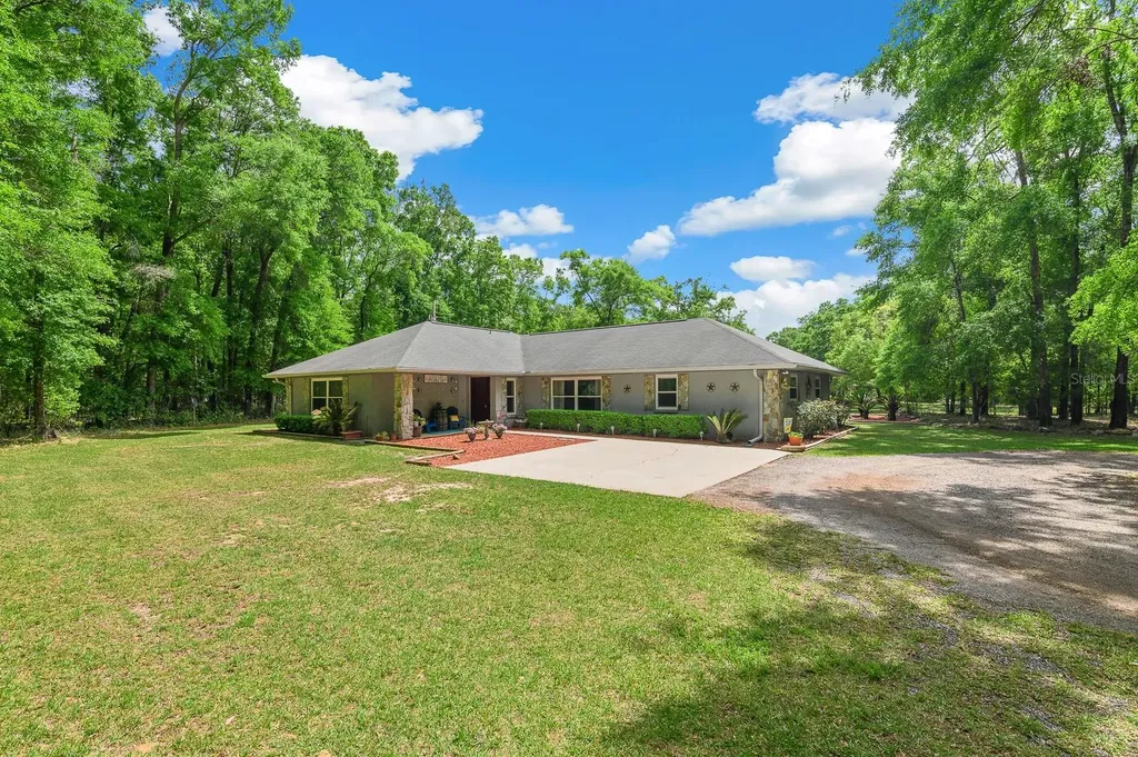 23719 NW 142nd Avenue High Springs FL 32643