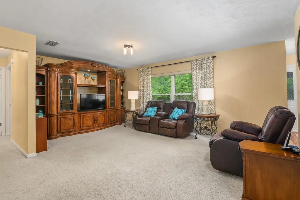 23719 NW 142nd Avenue High Springs FL 32643