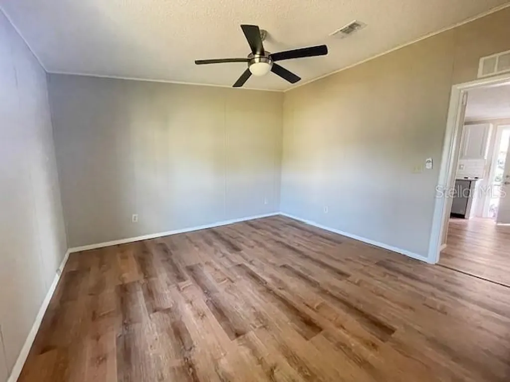 909 Orchid Street Lady Lake FL 32159