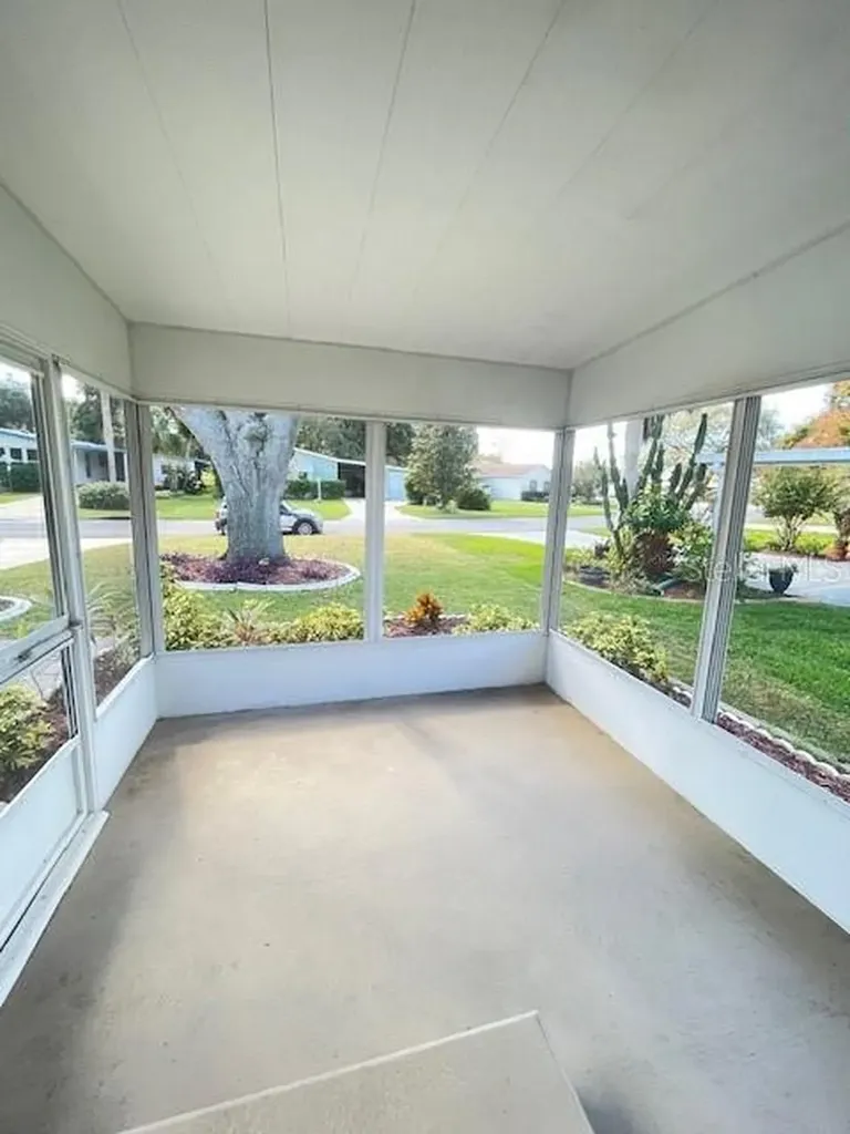 909 Orchid Street Lady Lake FL 32159
