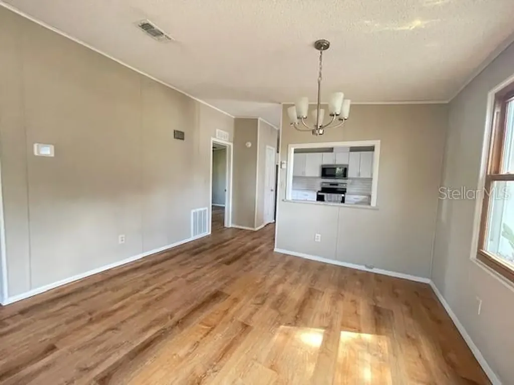 909 Orchid Street Lady Lake FL 32159
