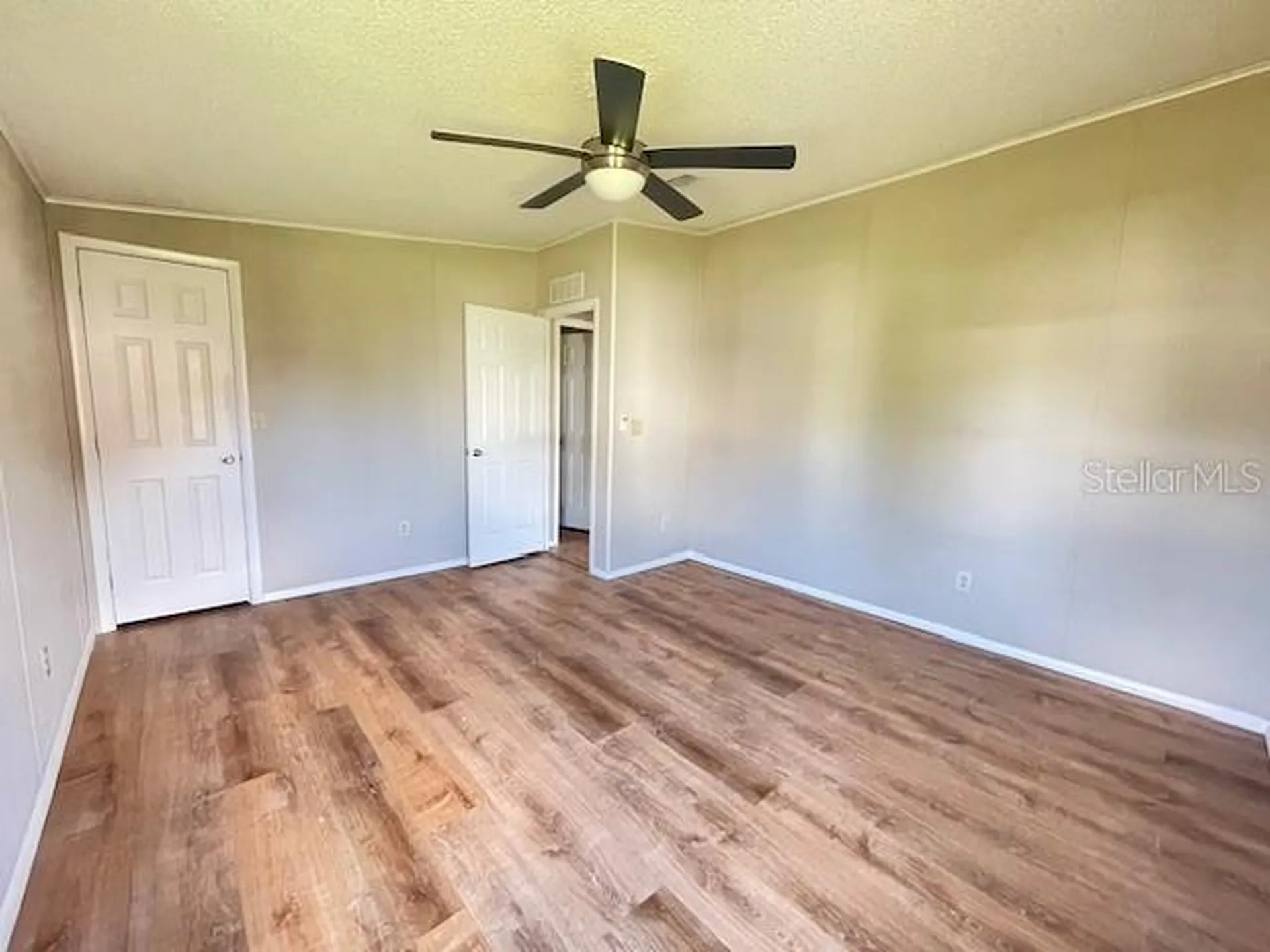 909 Orchid Street Lady Lake FL 32159