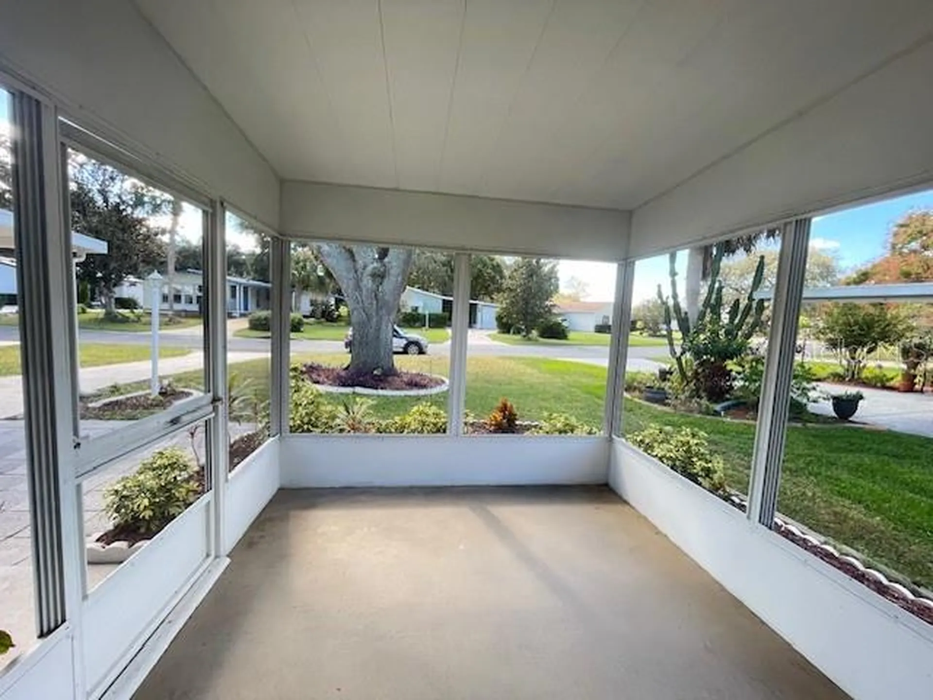 909 Orchid Street Lady Lake FL 32159