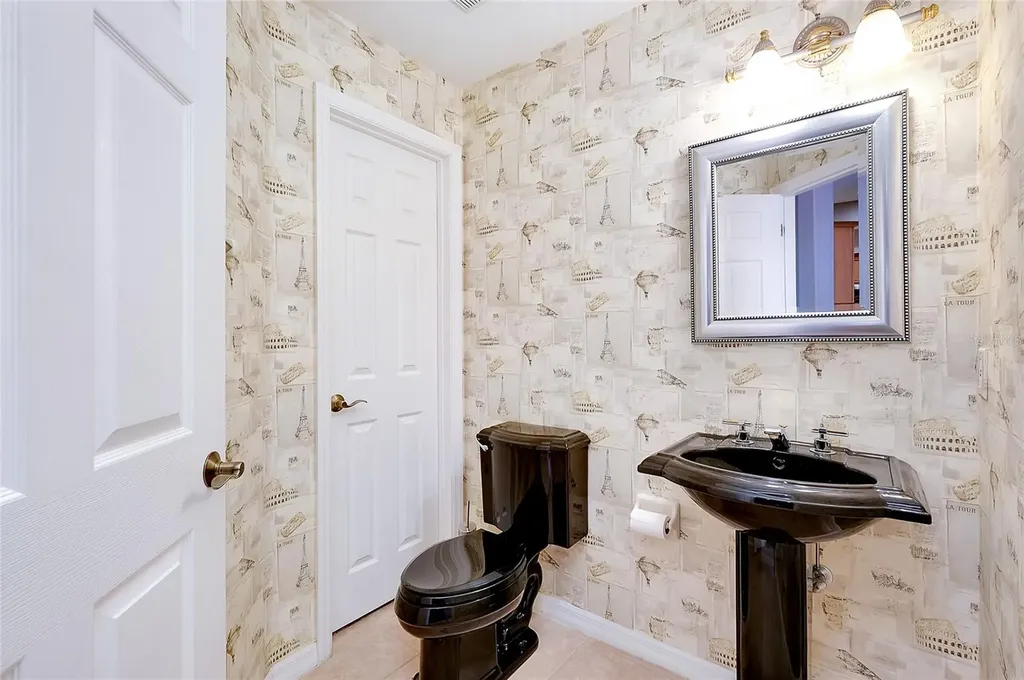 3975 Square East Lane Sarasota FL 34238