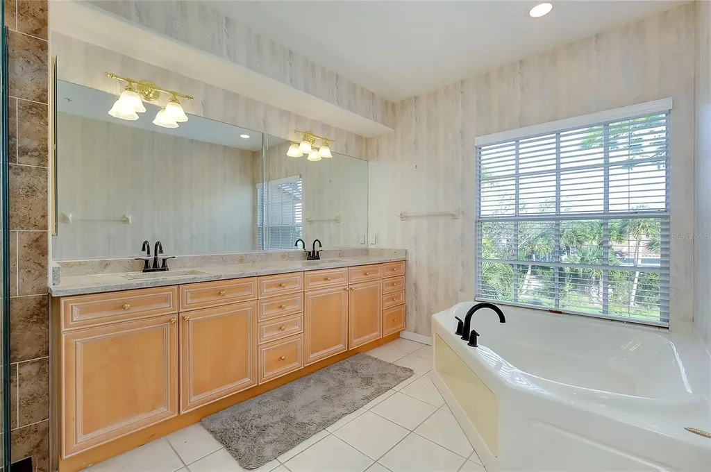 3975 Square East Lane Sarasota FL 34238