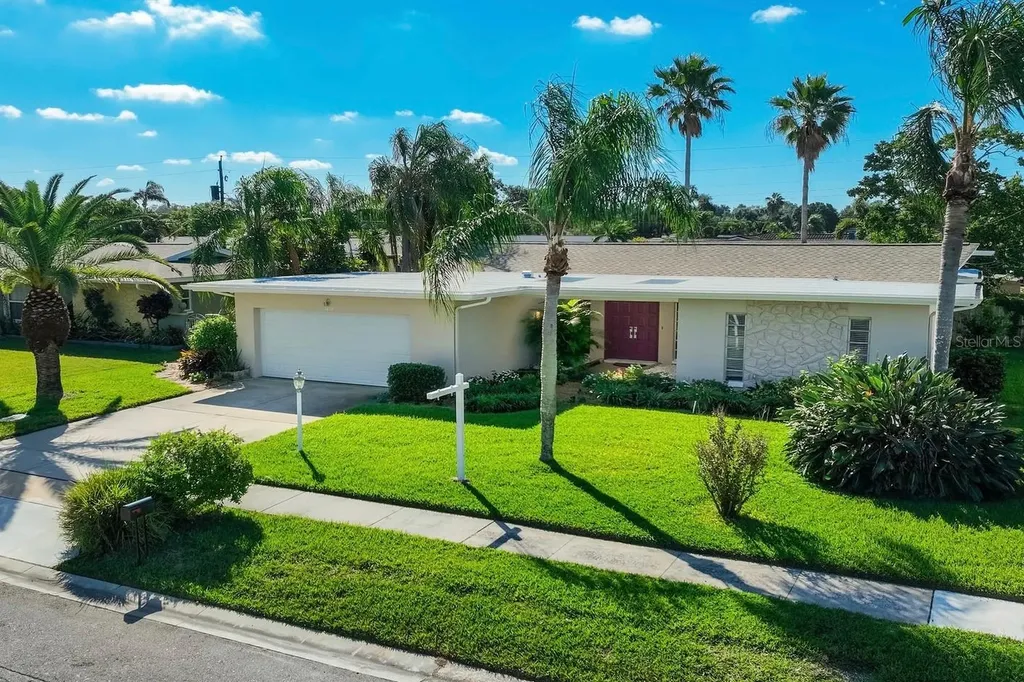 13850 Sunset Drive Largo FL 33774