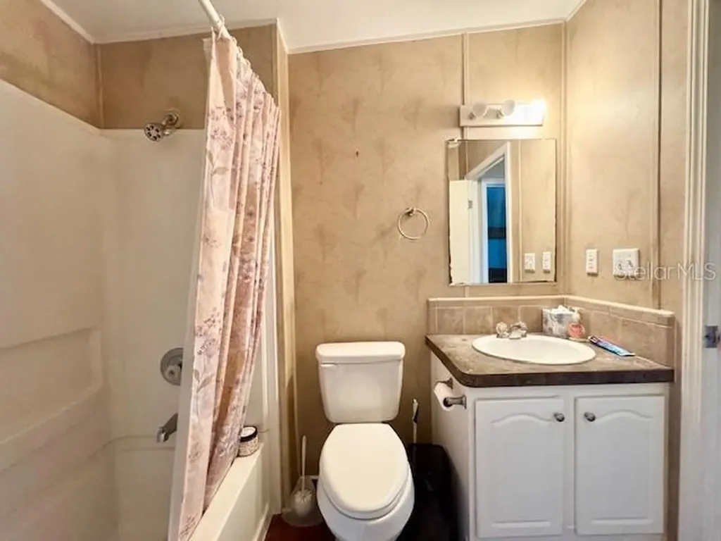 7803 46th Avenue N St Petersburg FL 33709