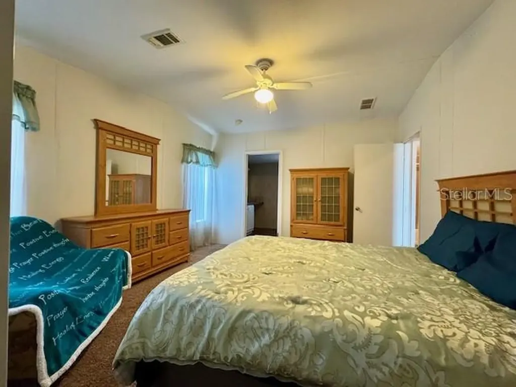 7803 46th Avenue N St Petersburg FL 33709