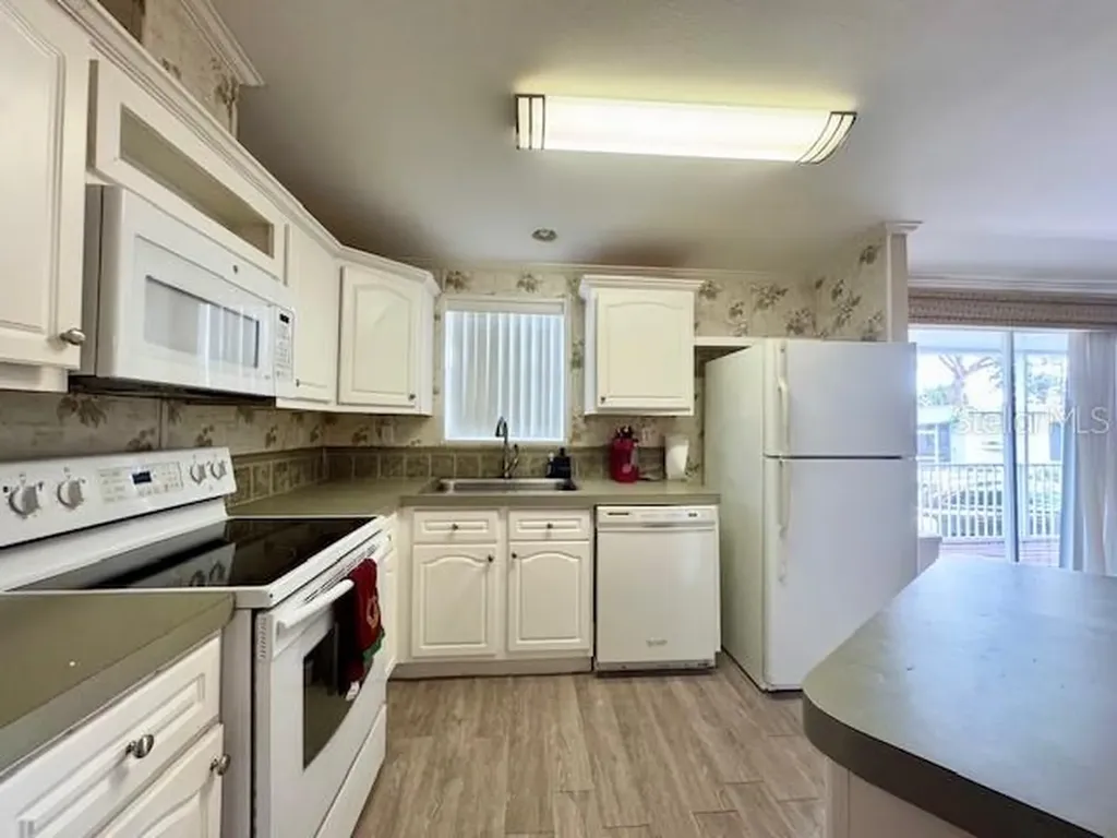 7803 46th Avenue N St Petersburg FL 33709