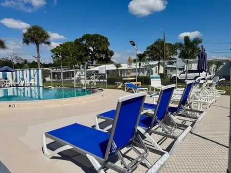 7803 46th Avenue N St Petersburg FL 33709