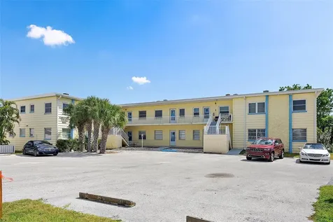9895 1st Street E Treasure Island FL 33706
