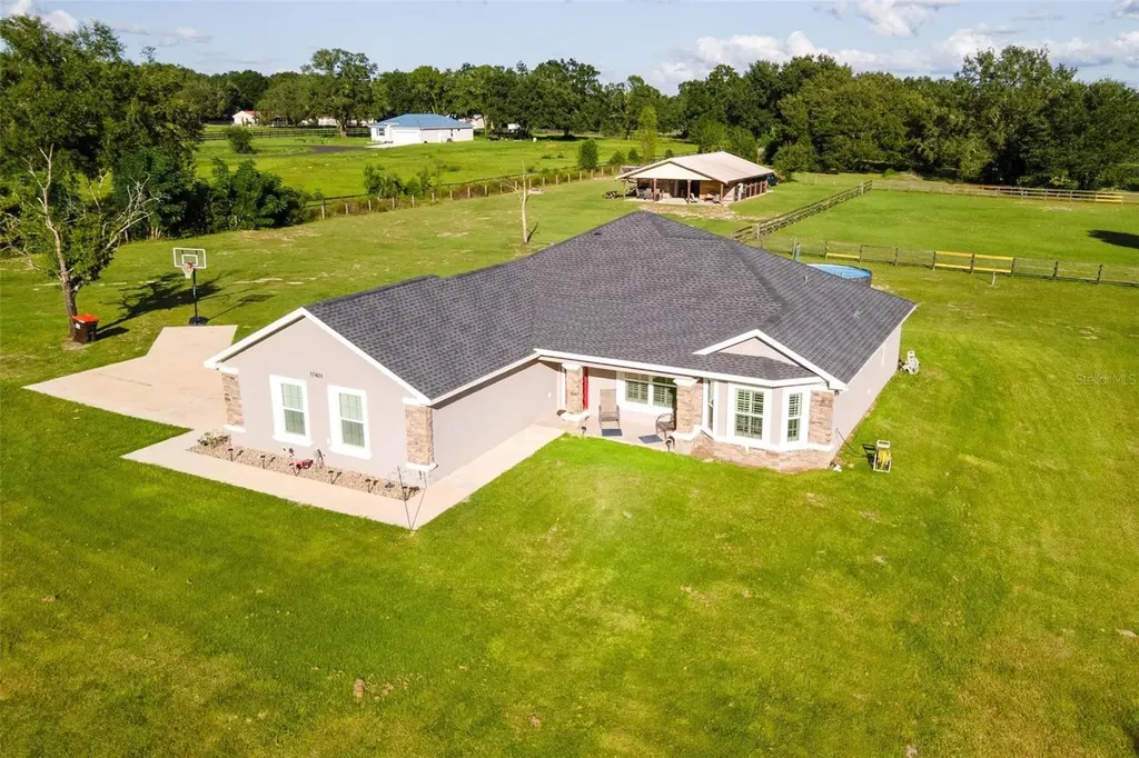 17401 SE 150th Avenue Road Weirsdale FL 32195