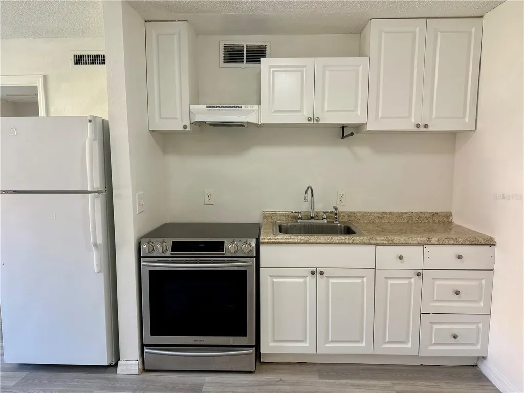 9013 Westchester Circle Tampa FL 33604