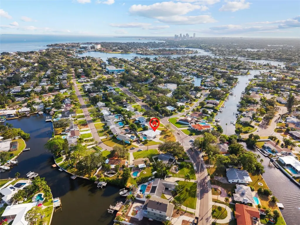 4681 Shore Acres Boulevard NE St Petersburg FL 33703
