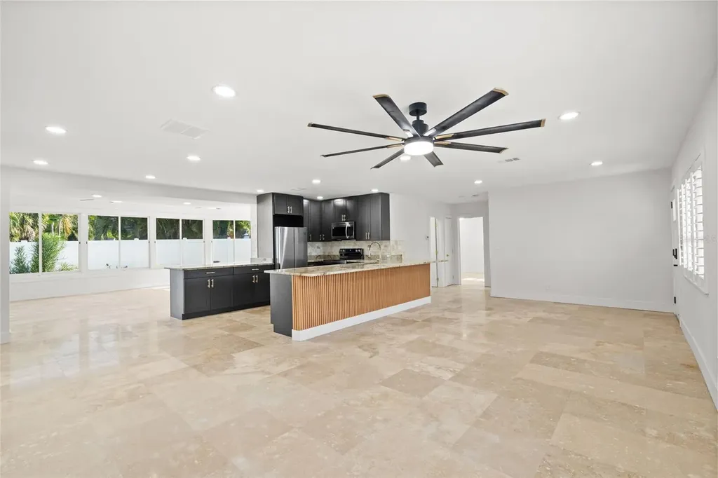 4681 Shore Acres Boulevard NE St Petersburg FL 33703