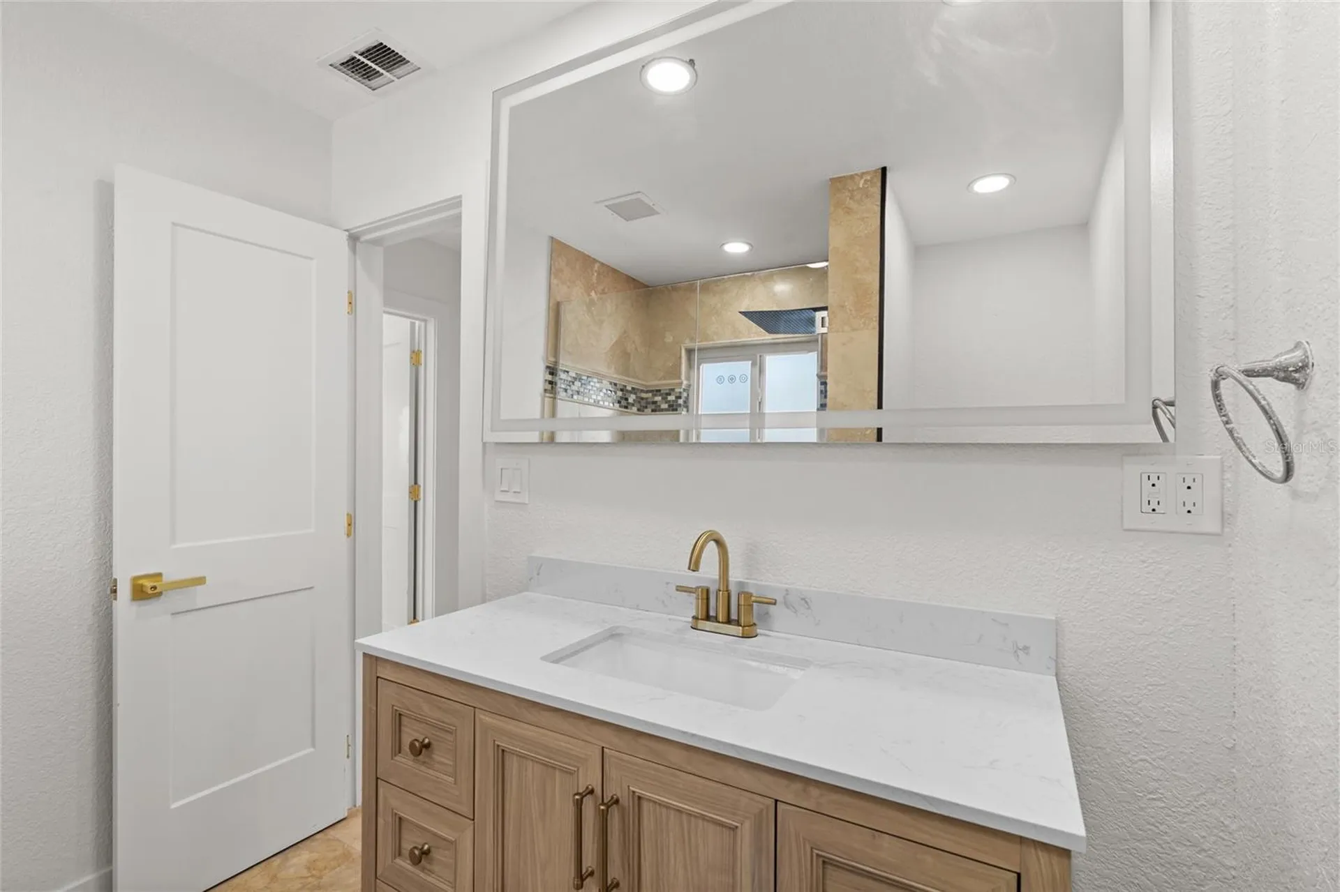 4681 Shore Acres Boulevard NE St Petersburg FL 33703