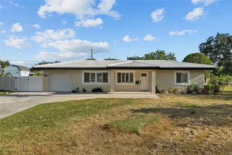 4681 Shore Acres Boulevard NE St Petersburg FL 33703