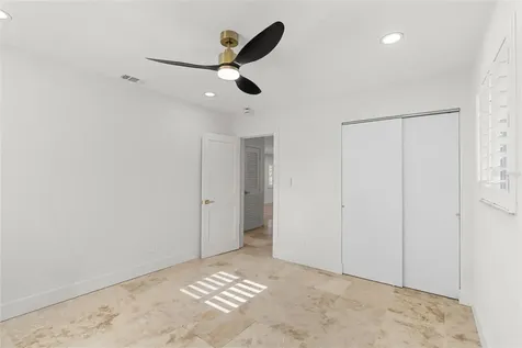 4681 Shore Acres Boulevard NE St Petersburg FL 33703