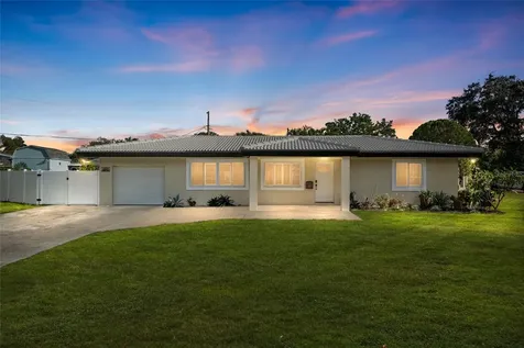 4681 Shore Acres Boulevard NE St Petersburg FL 33703