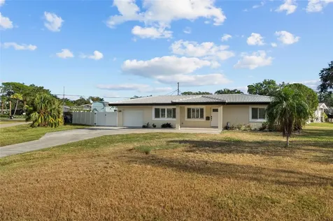 4681 Shore Acres Boulevard NE St Petersburg FL 33703