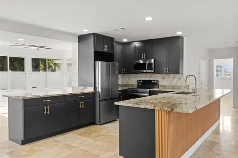 4681 Shore Acres Boulevard NE St Petersburg FL 33703