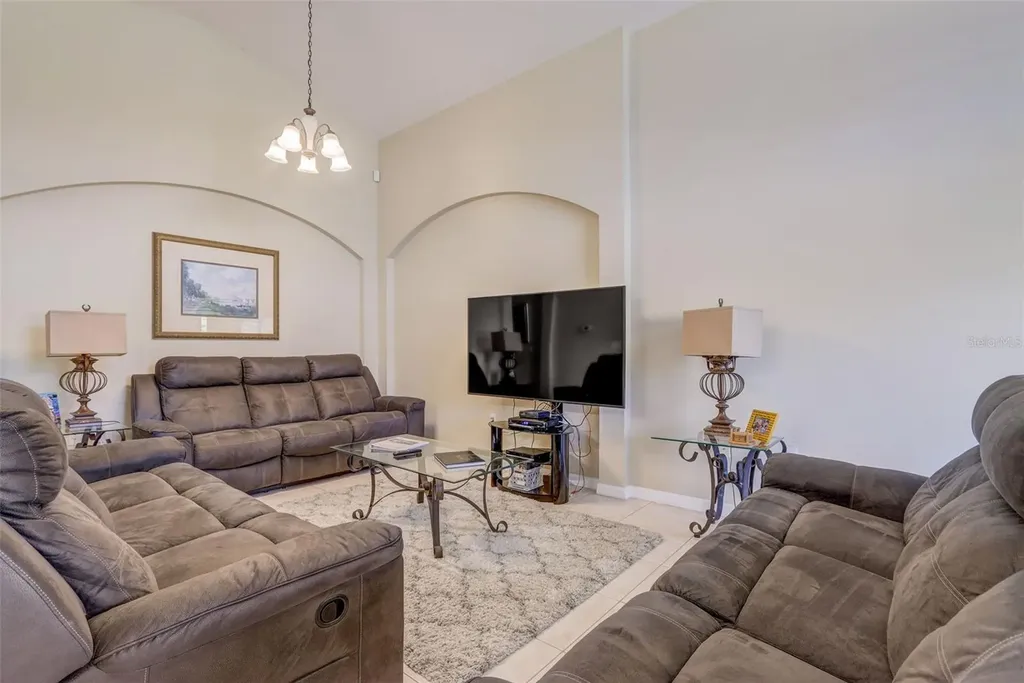 523 Balmoral Drive Davenport FL 33896