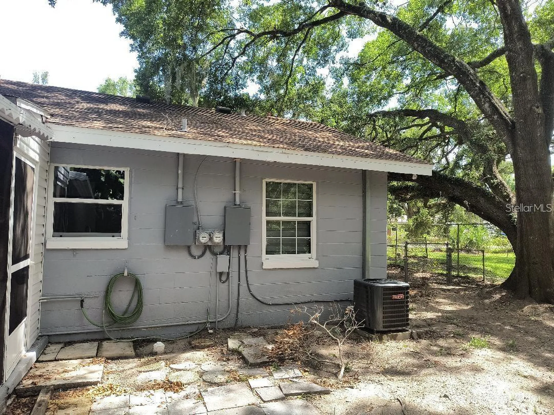 921 W Hiawatha Street Tampa FL 33604