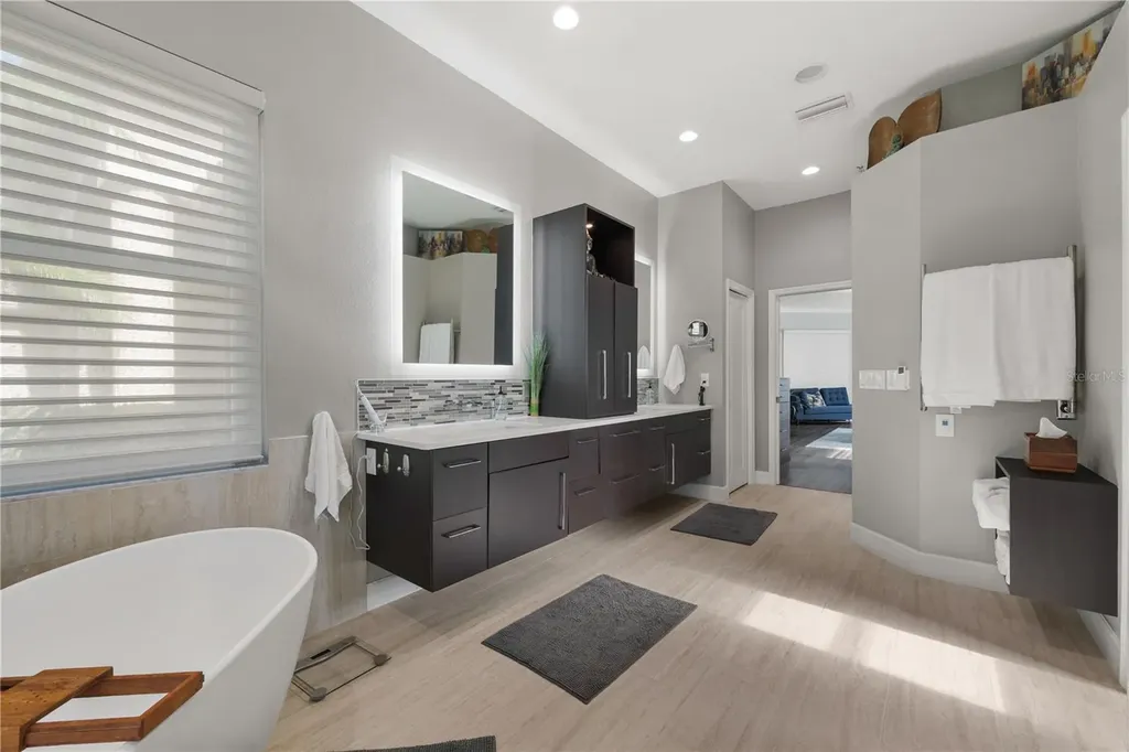 2151 Diamond Court Oldsmar FL 34677