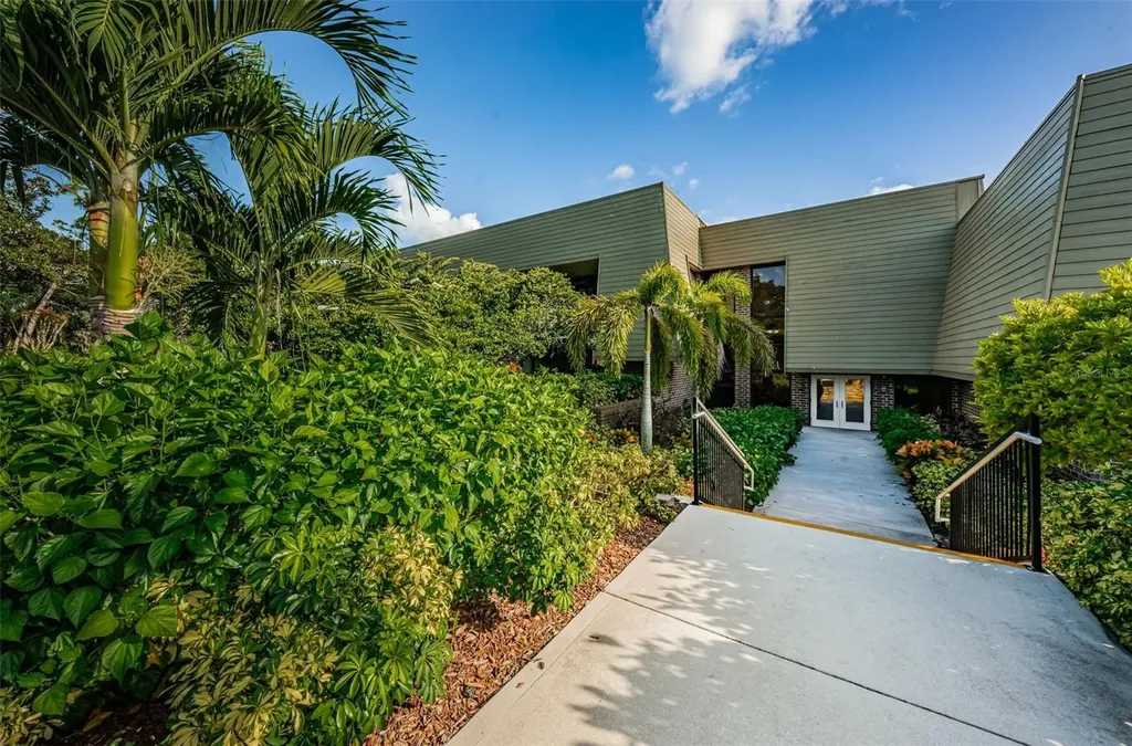 36750 Us Highway 19 Palm Harbor FL 34684