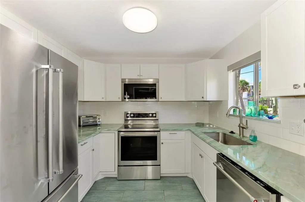 2985 N Beach Road Englewood FL 34223