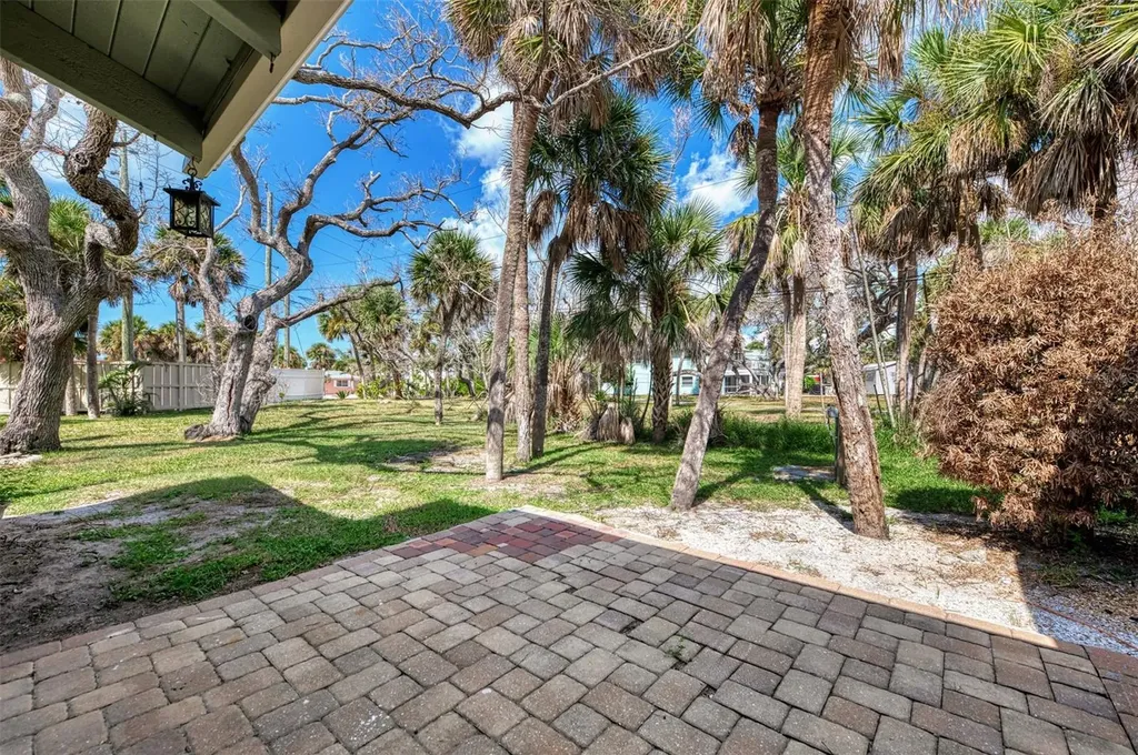 2985 N Beach Road Englewood FL 34223
