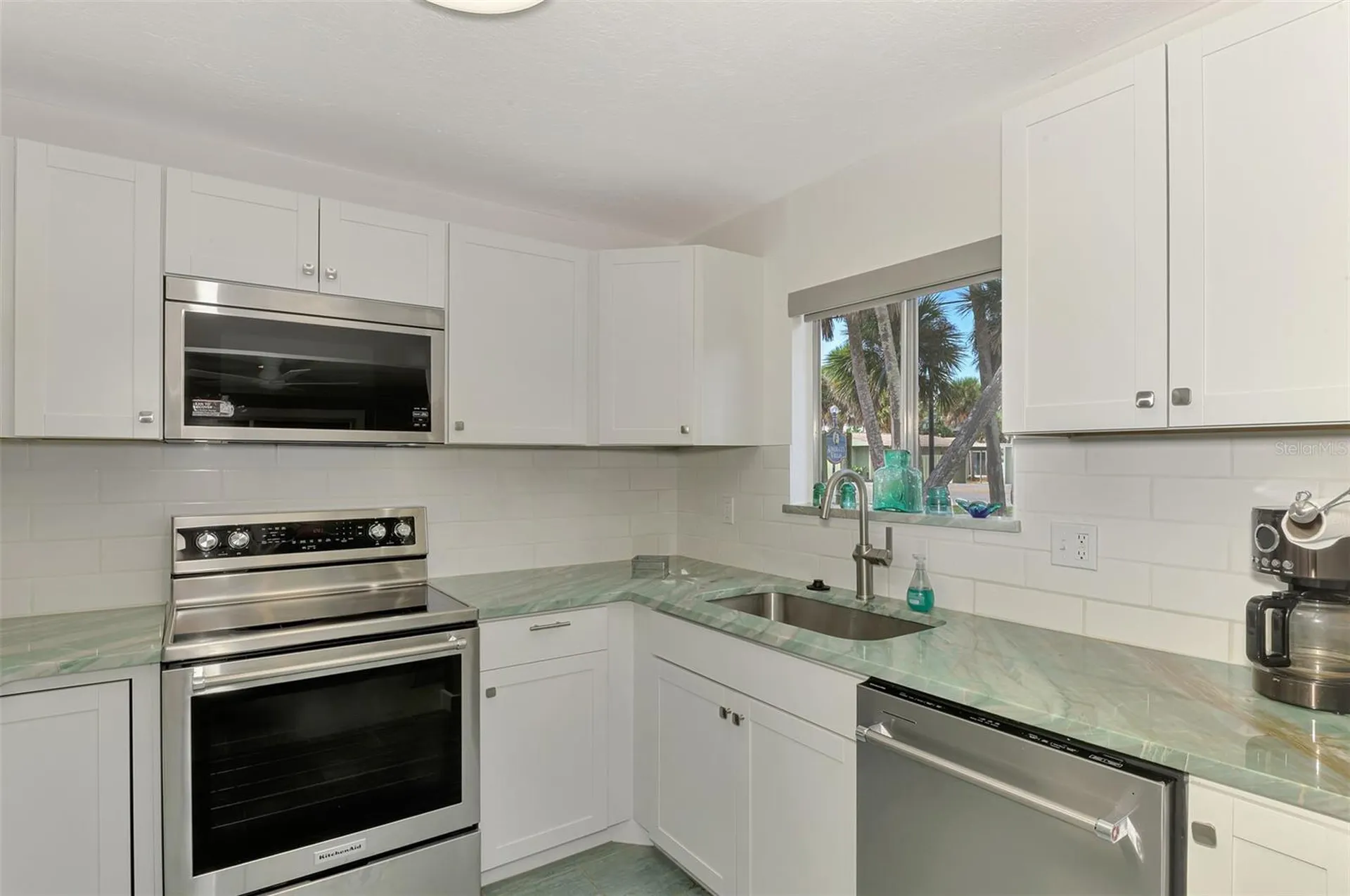 2985 N Beach Road Englewood FL 34223