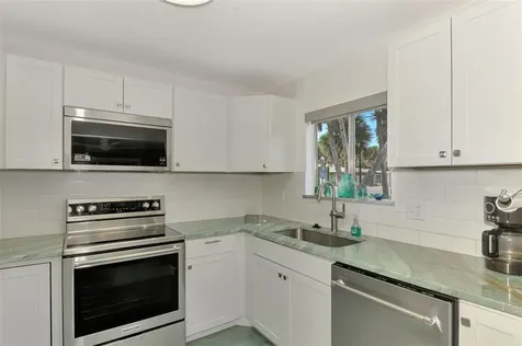 2985 N Beach Road Englewood FL 34223