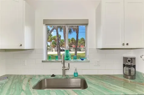 2985 N Beach Road Englewood FL 34223