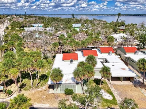 2985 N Beach Road Englewood FL 34223