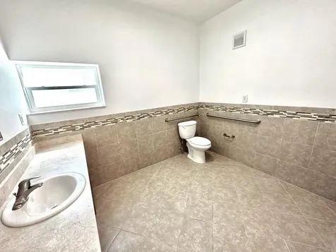 1506 54th Avenue N St Petersburg FL 33703