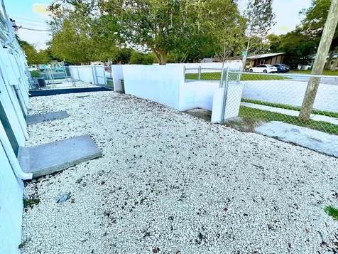 1506 54th Avenue N St Petersburg FL 33703