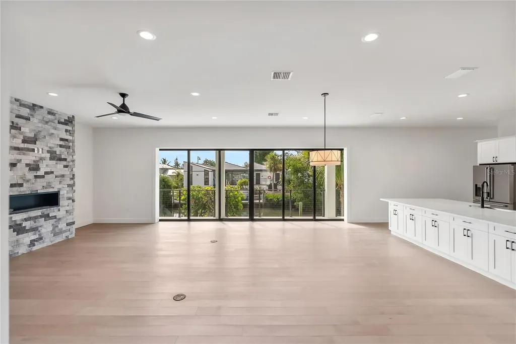 530 De Narvaez Drive Longboat Key FL 34228