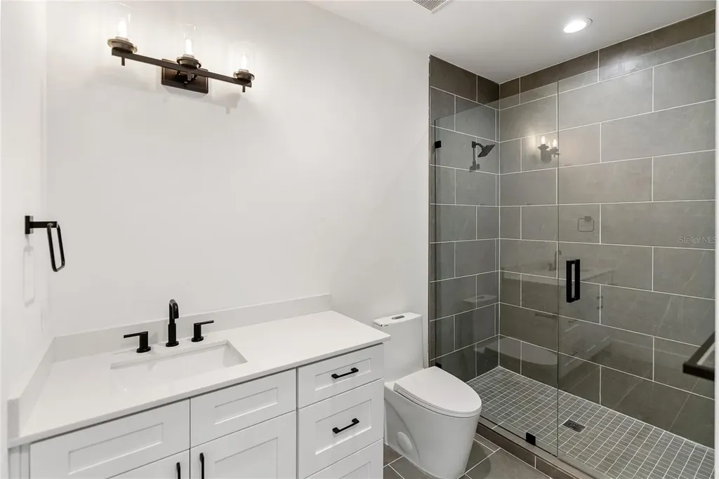 530 De Narvaez Drive Longboat Key FL 34228