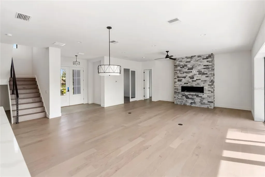 530 De Narvaez Drive Longboat Key FL 34228