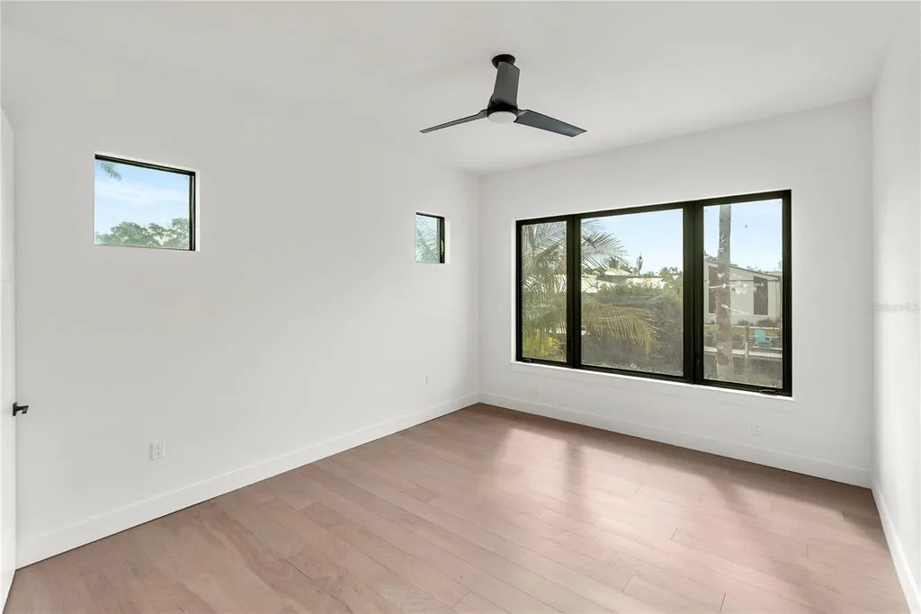 530 De Narvaez Drive Longboat Key FL 34228