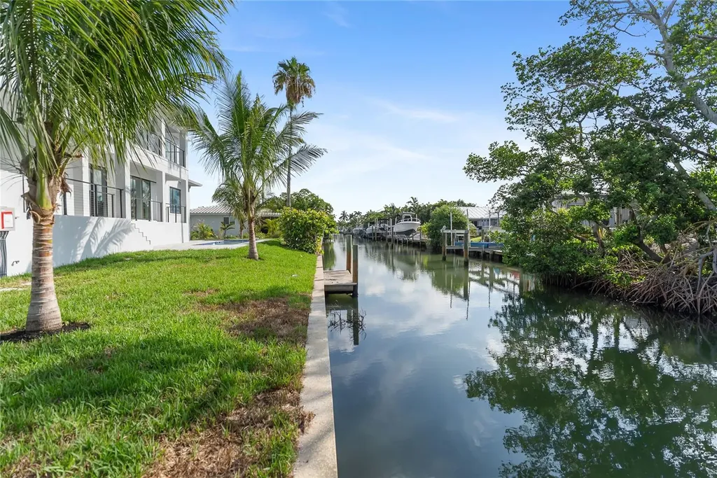 530 De Narvaez Drive Longboat Key FL 34228